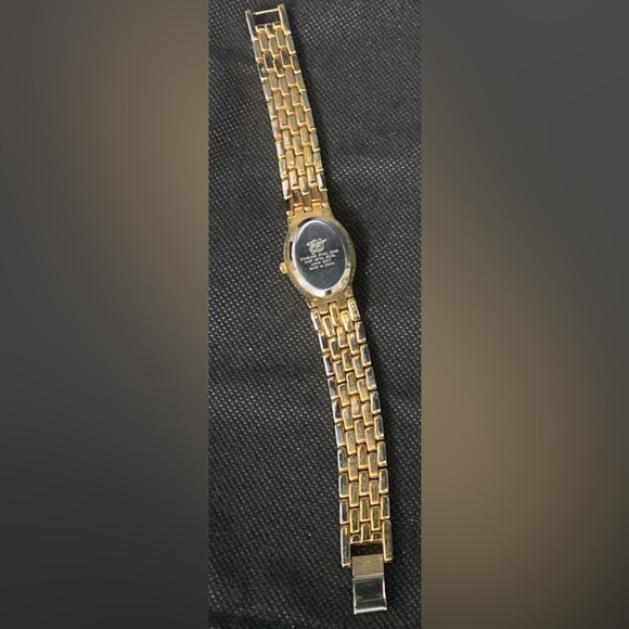 Vintage EJ Ladies Gold Toned Watch with Oval Rhinestones Face - Picture 5 of 8